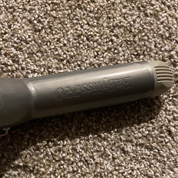 BaBylissPRO® Nano Titanium™ 1¼" Spring Curling Iron brand new never used - Picture 2 of 5